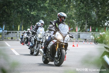 汉中学摩托车驾校
